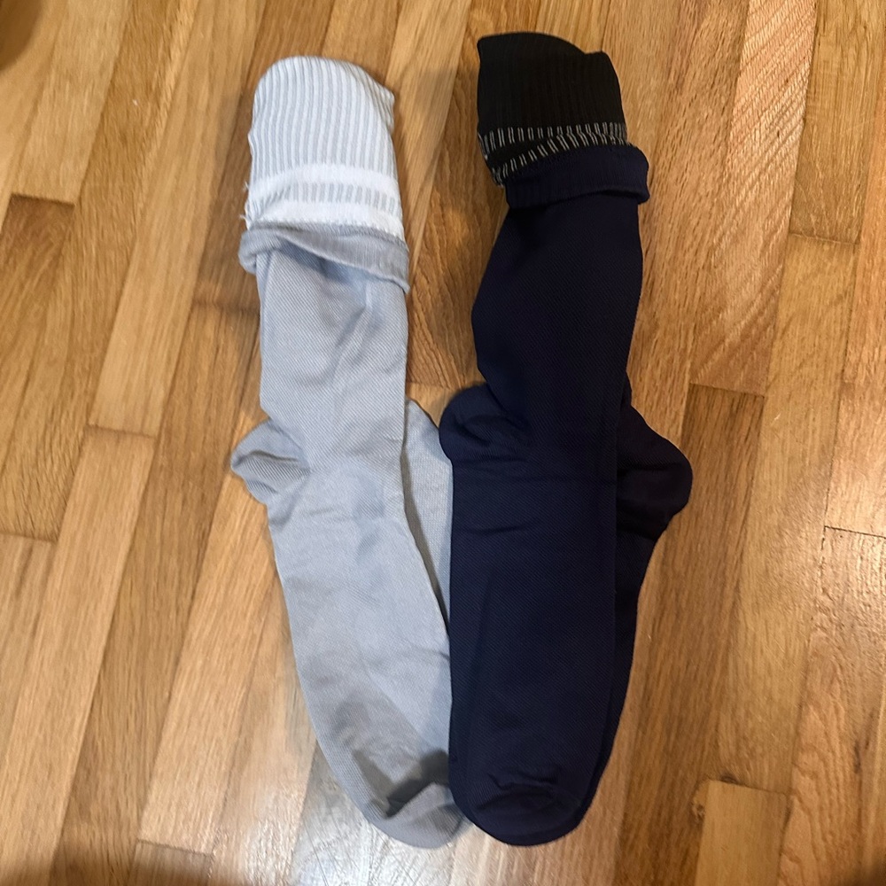 Two-Pack Knee-high Compression Socks - Light Gray & Navy